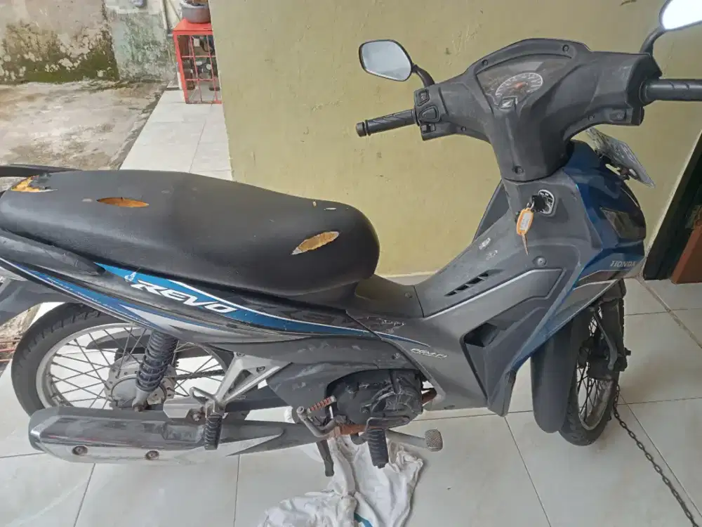 Revo 2014 warna biru