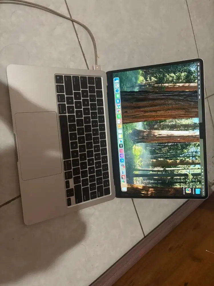 Macbook Air M2 8/512 Jarang dipakai