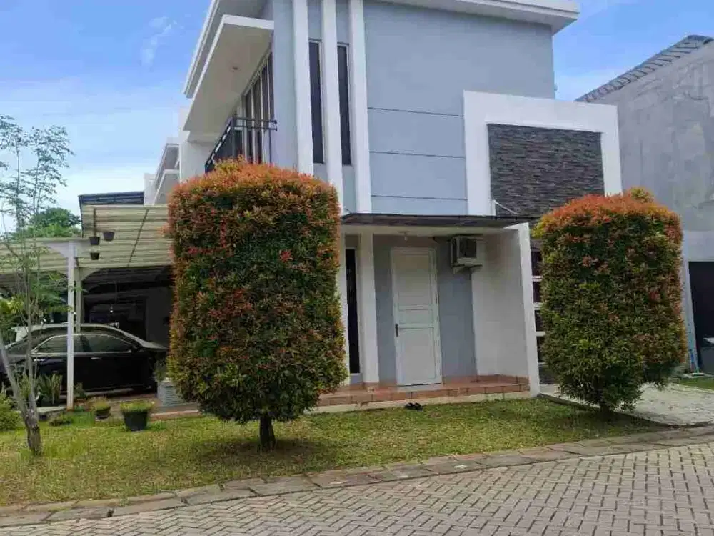 disewakan rumah cluster grand galaxy hook 2 lantai LT 164 LB 180 ada taman