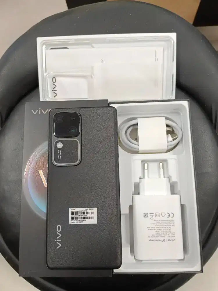 Vivo V30 5G 8/256gb fullset second acc fresh