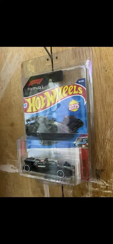 Mainan Hotwheels Racing Mercedes F1 2025