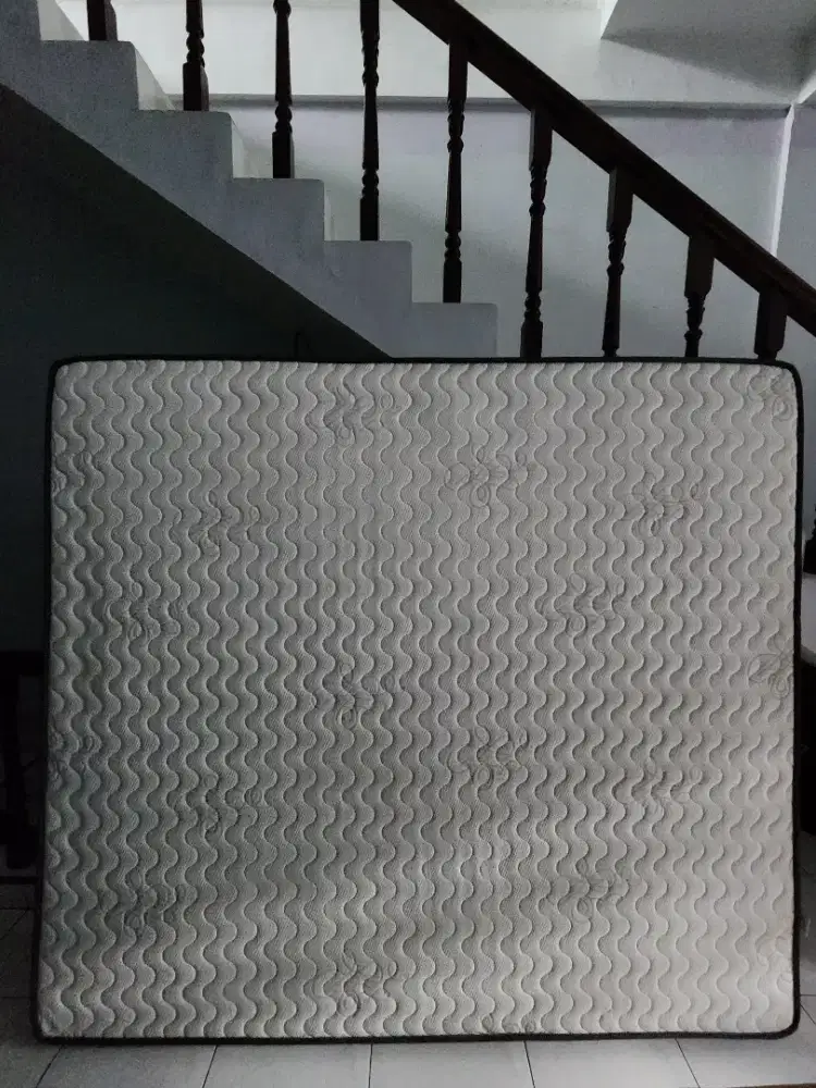 Spring Bed dan Matras Empuk
