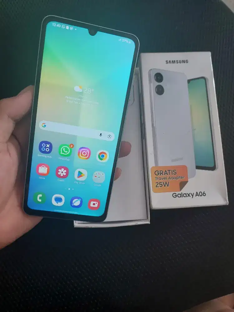 SAMSUNG GALAXY A06 128GB LENGKAP