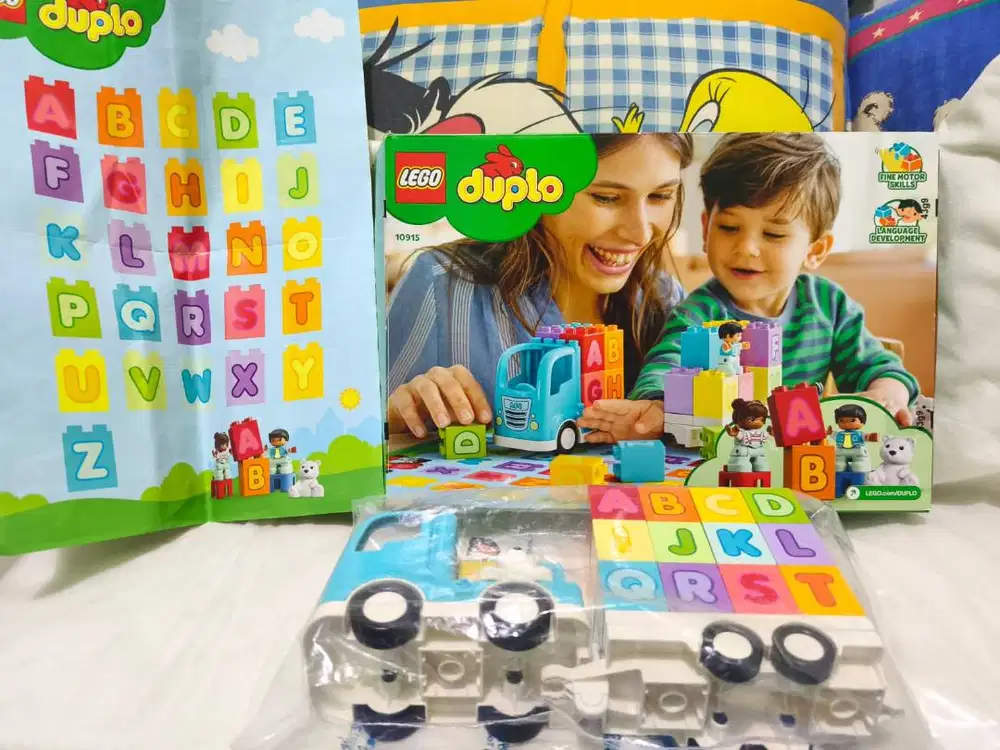 Lego duplo alphabet truck