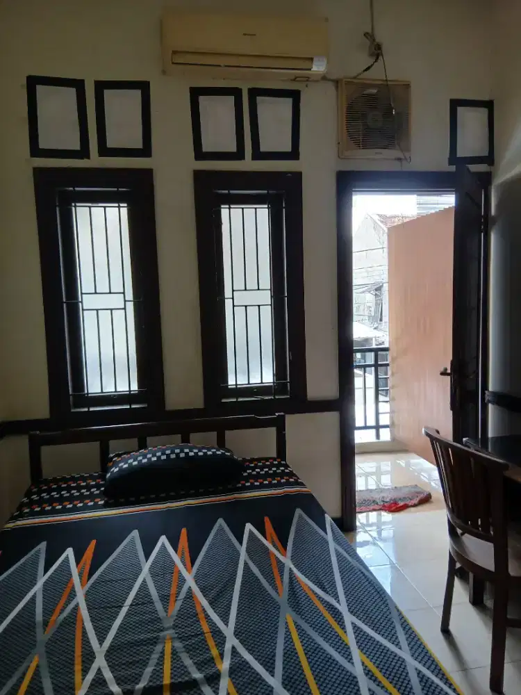 Kos pria aman nyaman