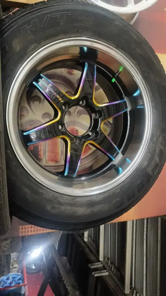 Velg baru samlong dan venom ring 18 plus ban seken cocok buat fortuner