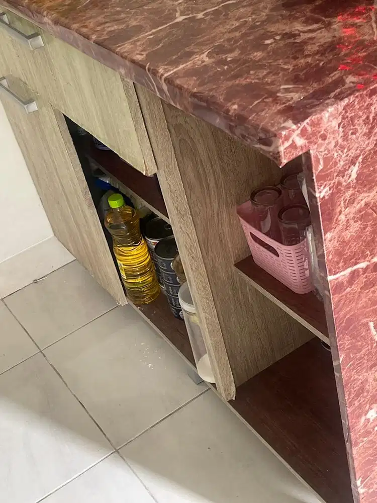 Meja dapur bekas tapi masih bagus