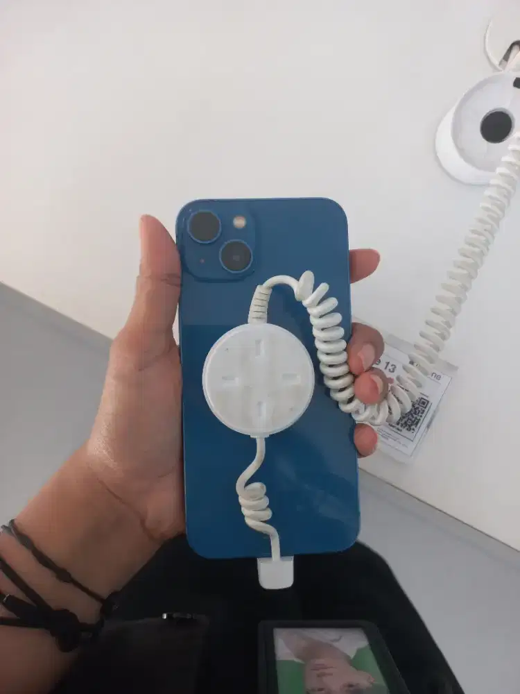 Kredit iphone 13 garansi resmi promo bunga 0% & tenor hingga 24 bulan!