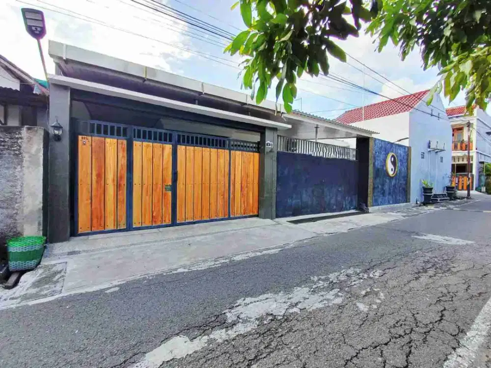 Rumah Mewah Dekat Taman Jayawijaya Mojosongo