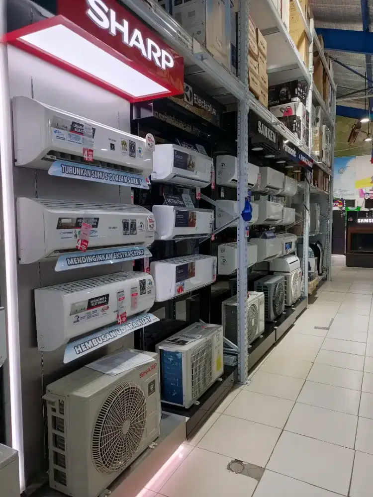 AC,kipas, dan berbagai perabotan rumah tangga