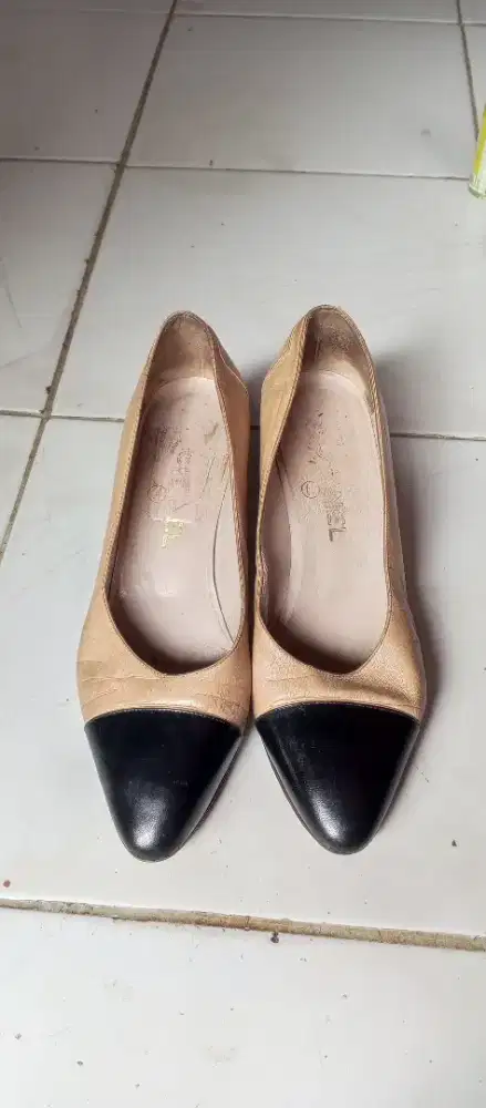 Sepatu wanita chanel original good condition