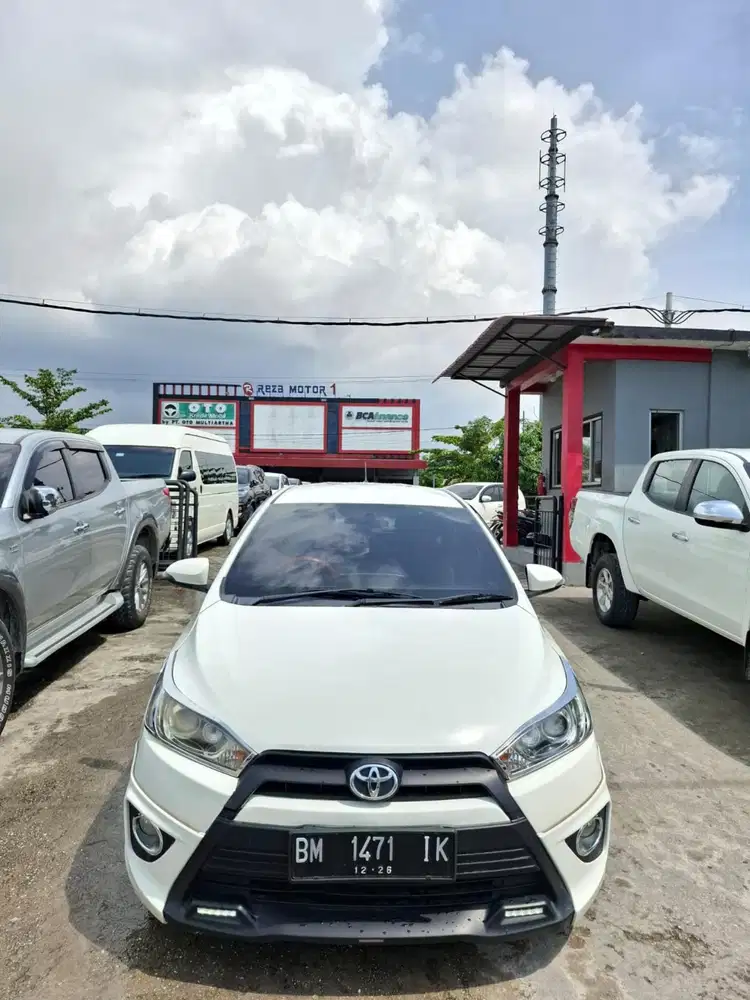 Yaris 2014 S TRD manual. Km 120rb
