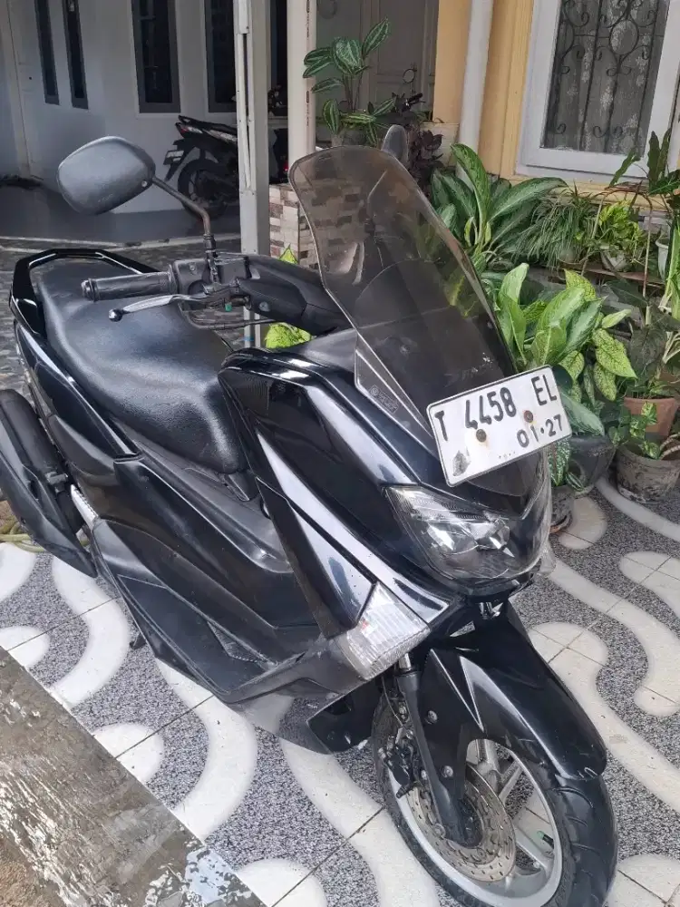 Yamaha Nmax black