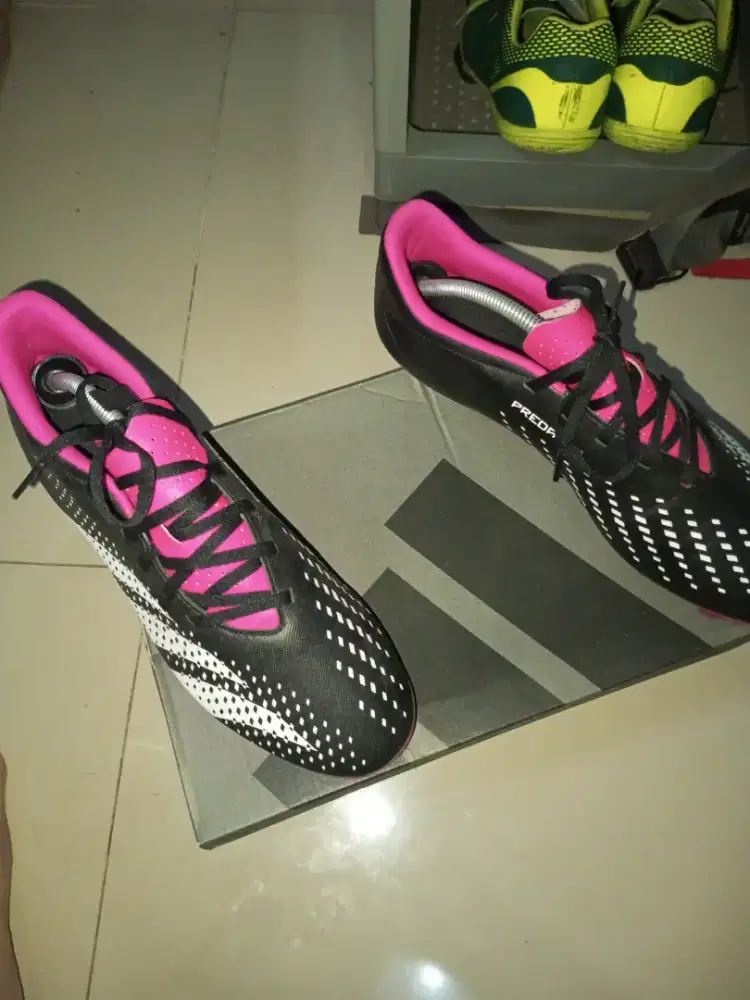 Sepatu Bola Adidas predator accuracy.4