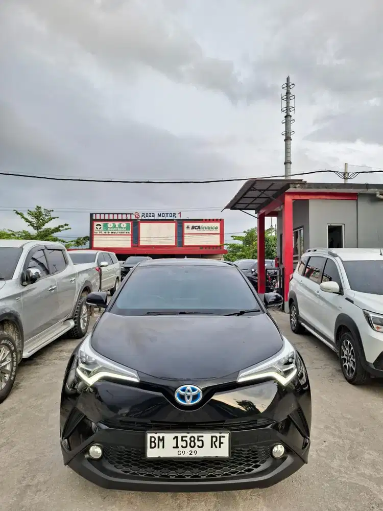 CHR 2019 hybrid matic. Km 33rb antik