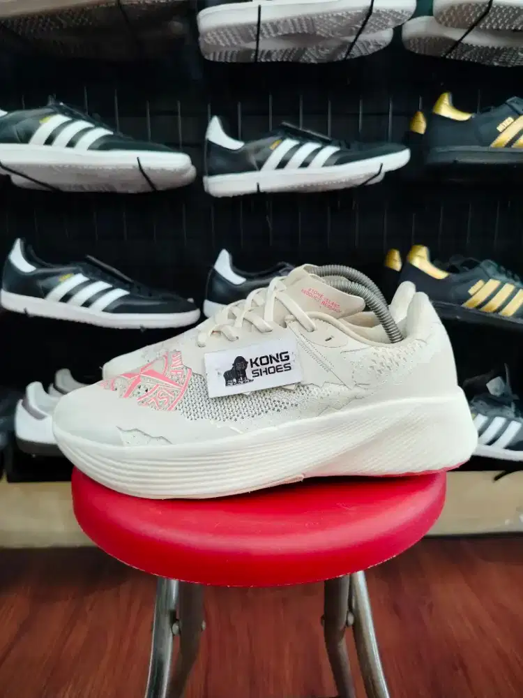 SEPATU NB X STONE ISLAND ELTE V2 CLOUD WHITE 42