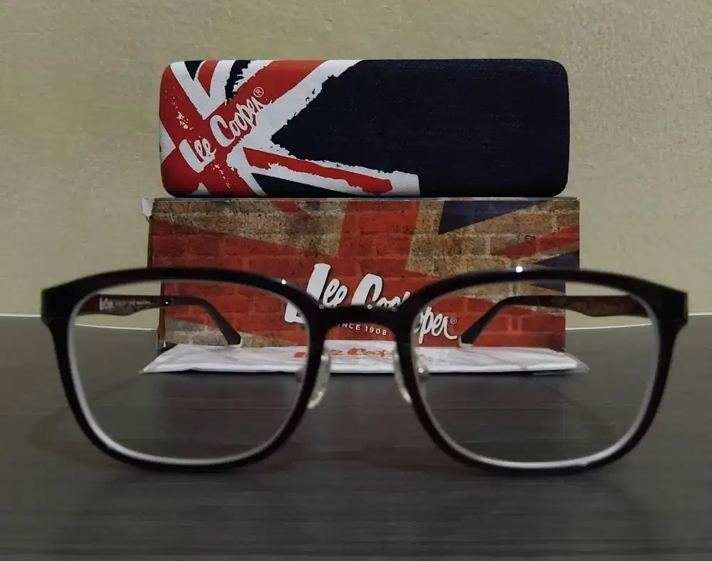KACAMATA LEE COOPER
