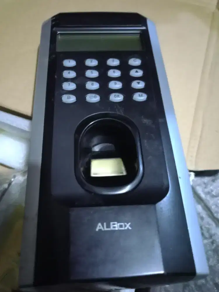 Fingerprint alat akses buka pintu dan absen