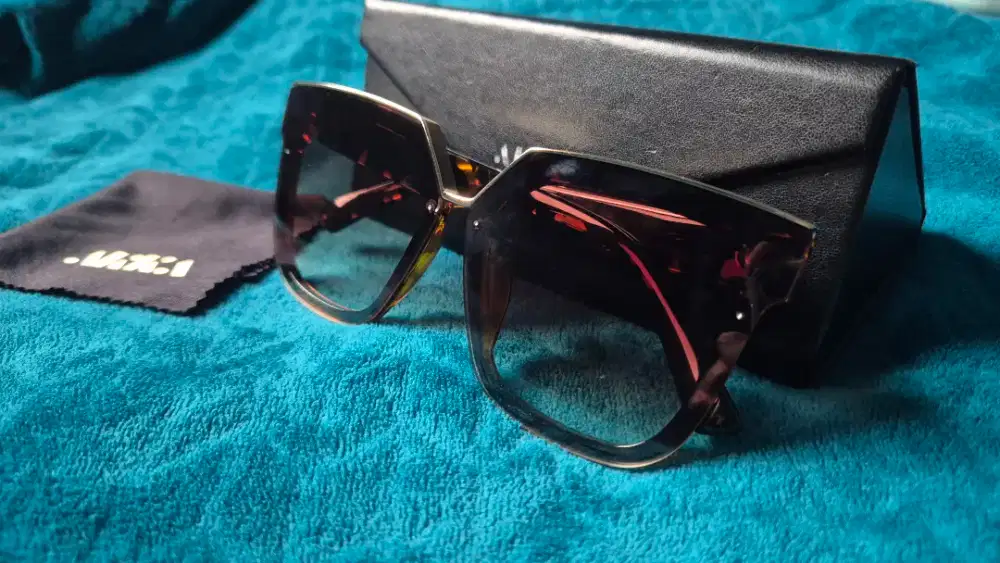 Kacamata Wanita - 2 pcs