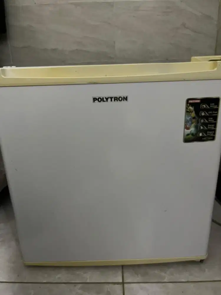 Kulkas Mini Polytron Original