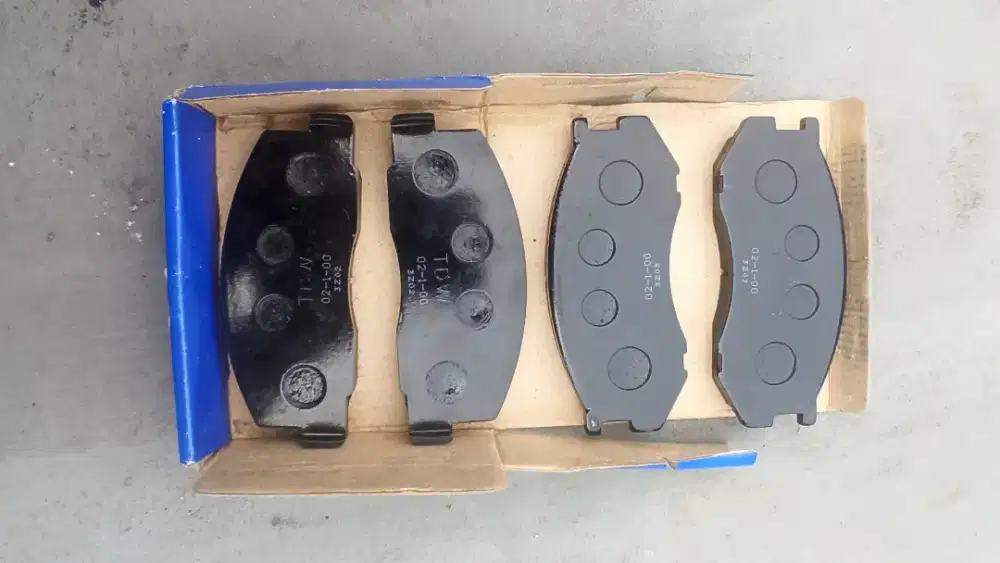 Kanvas rem depan toyota kijang kf40