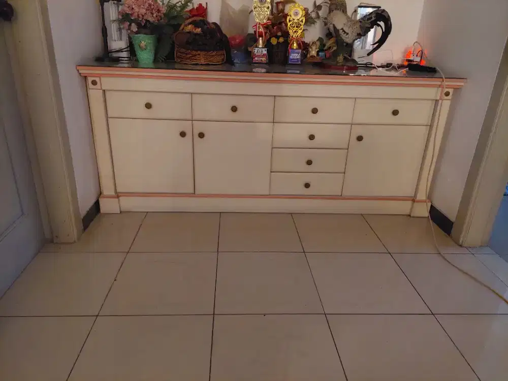 Di jual meja Console Solid Wood