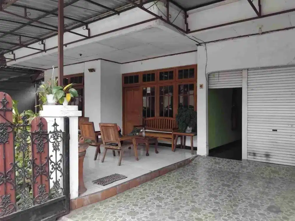 DIJUAL TANAH PEKARANGAN + BANGUNAN DAERAH KLEDOKAN SETURAN