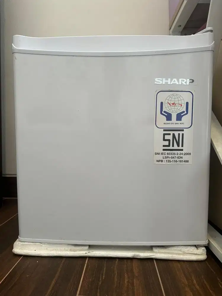 Kulkas Mini Bar Sharp 1 Pintu