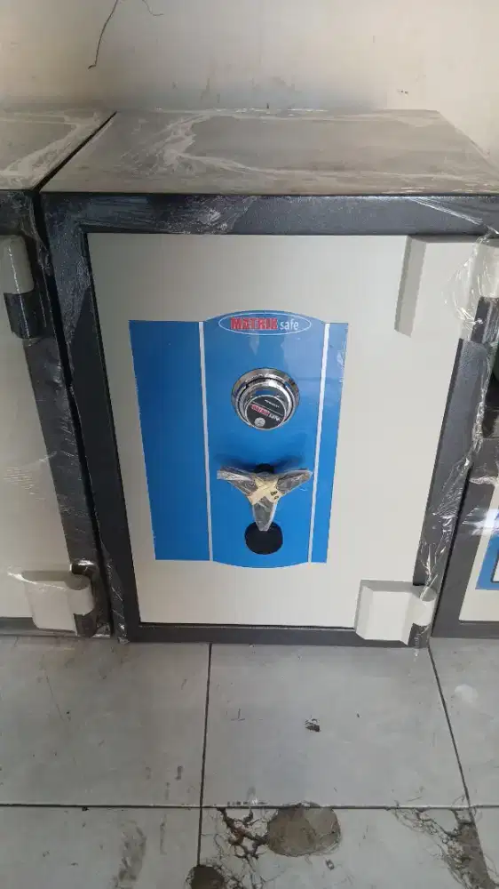 Brankas 80cm 400kg tempat dokumen, uang, perhiasan, elektronik dll