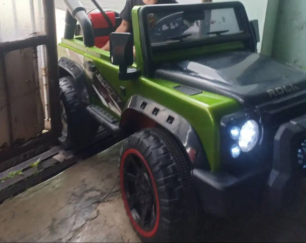 MOBIL REMOTE AKI VOLTA BESAR ANAK