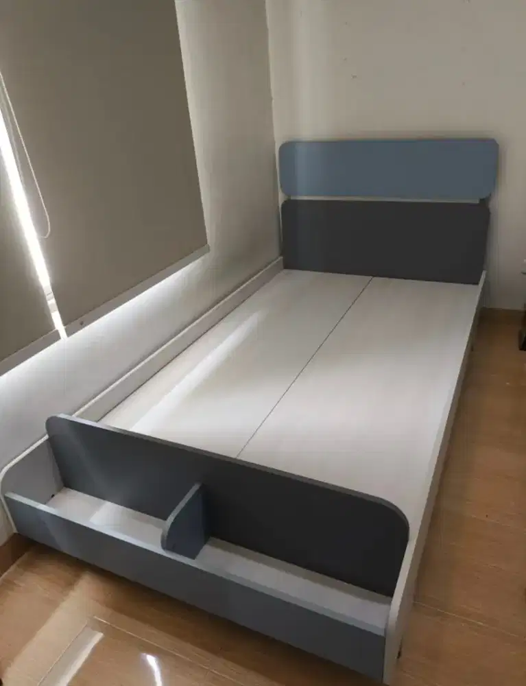 KAMAR ANAK SET TEMPAT TIDUR + MEJA BELAJAR INFORMA