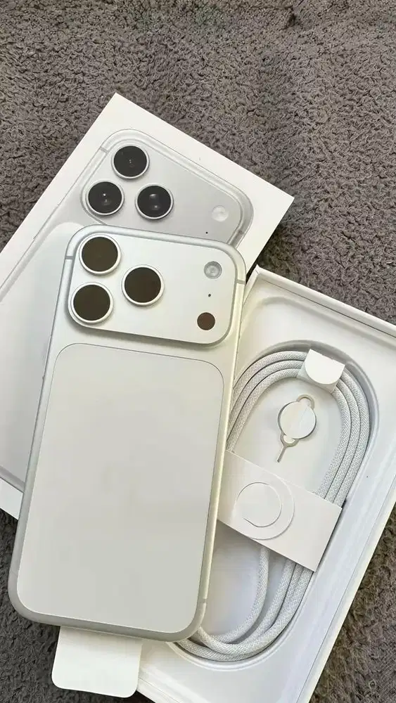 Iphone 17 Promax 256GB Silver Garansi Resmi baru banget beli