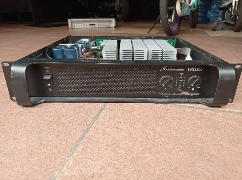 Power amplifier studio master sx 3500 bekas