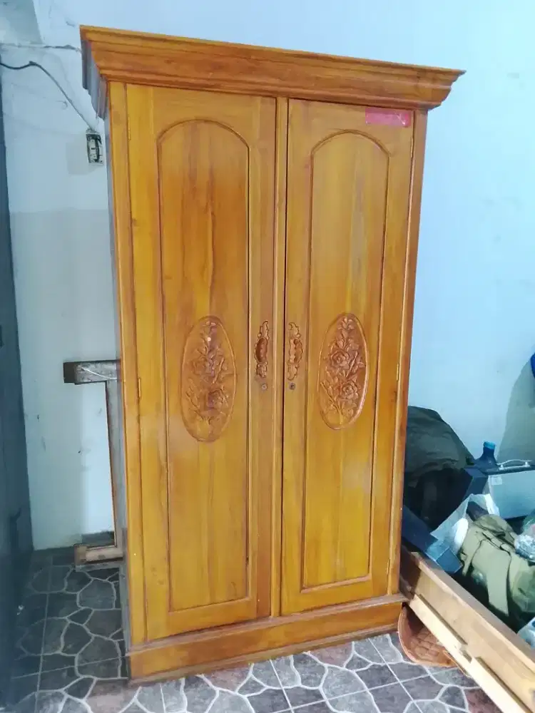 Lemari kayu jati asli