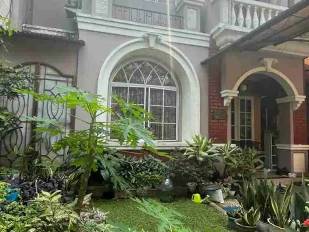 Dijual MURAH rumah Tinggal di Kota wisata cibubur