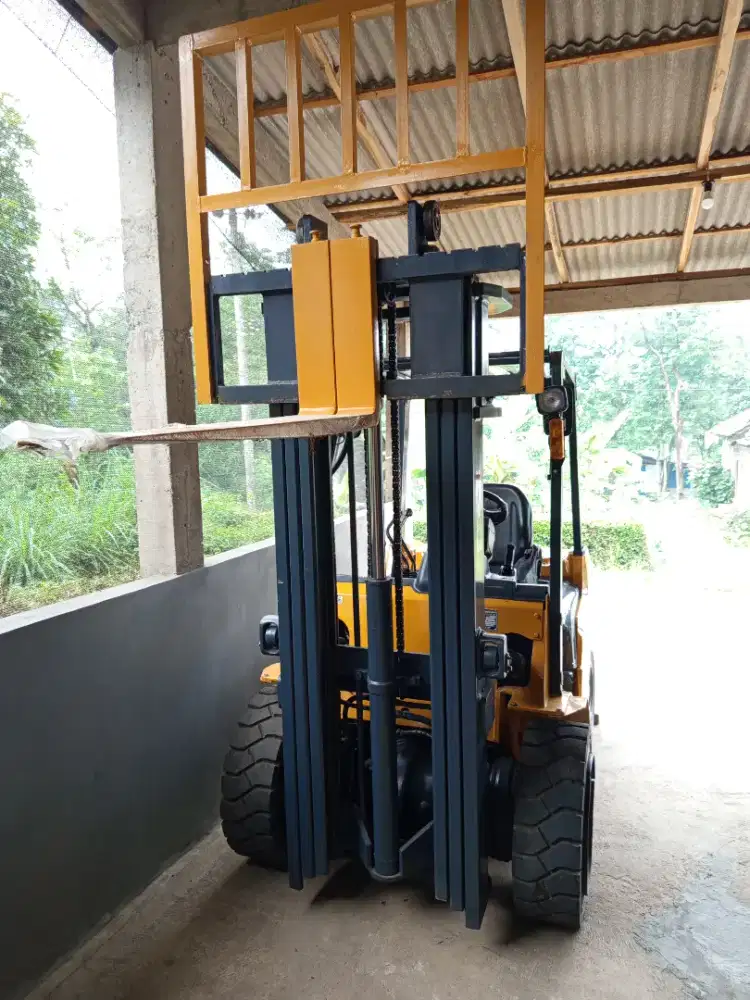 Forklift 3 Ton three lift Speck kontener