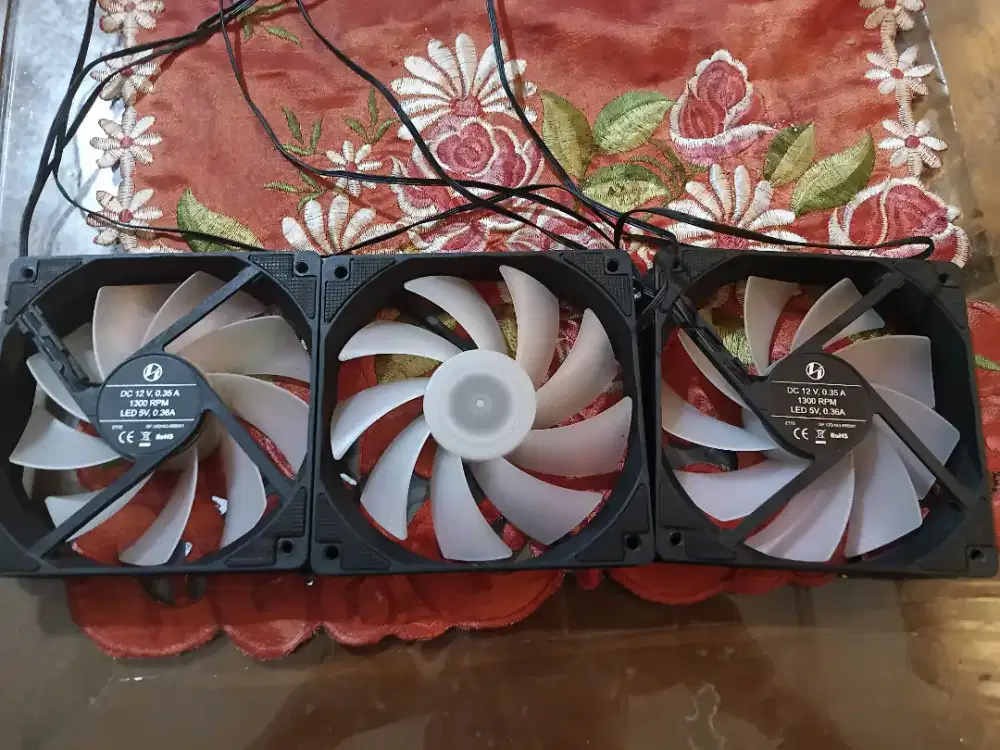 Lian Li Fan Case / Fan Casing (3pcs) RGB