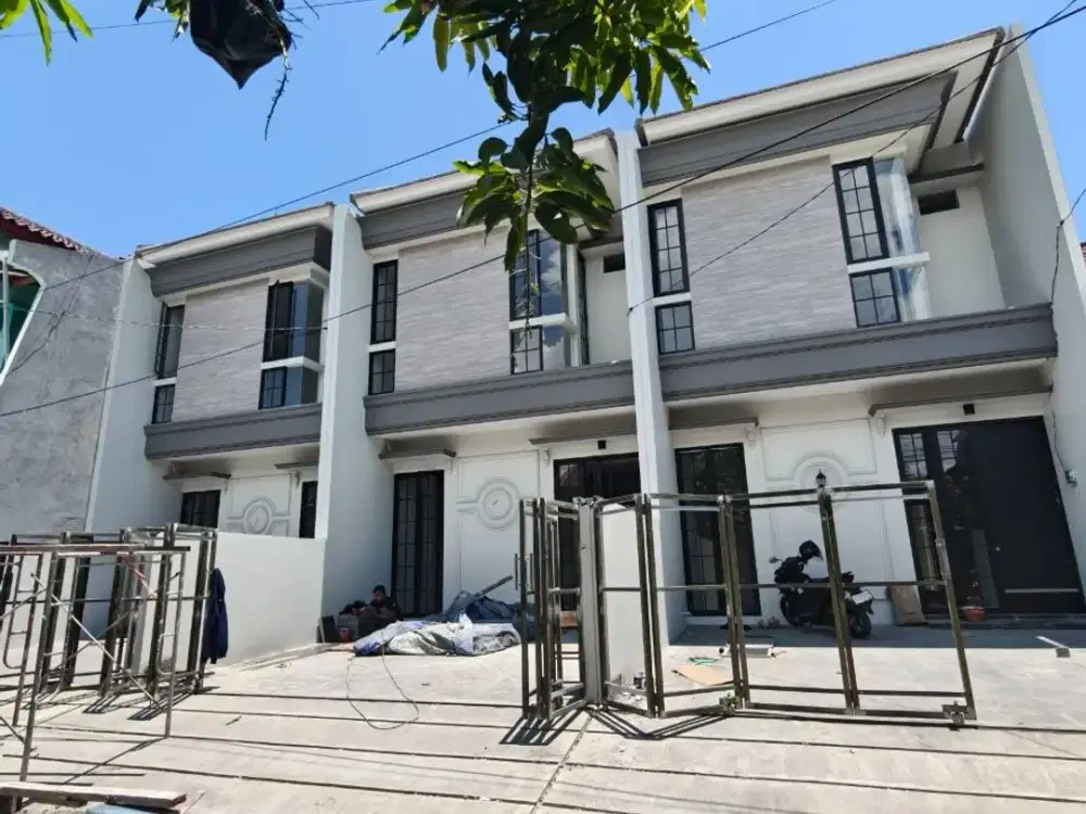 Rumah baru barat dekat merr