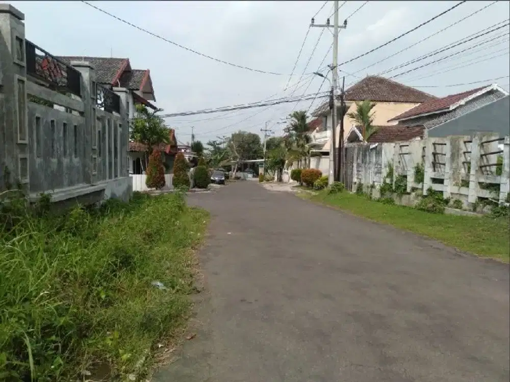 Tanah dijual di dieng dekat UNMER MCP Dieng Mall lt300 Kuliner Kos