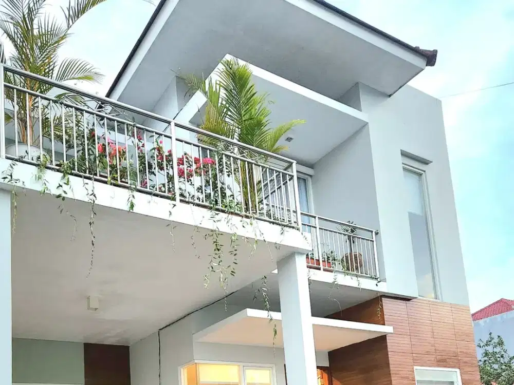 Sewa Villa Cantik Harian (N0N KOLAM) Selangkah Ke among Tani dan deket Alun2 Kota Wisata Batu