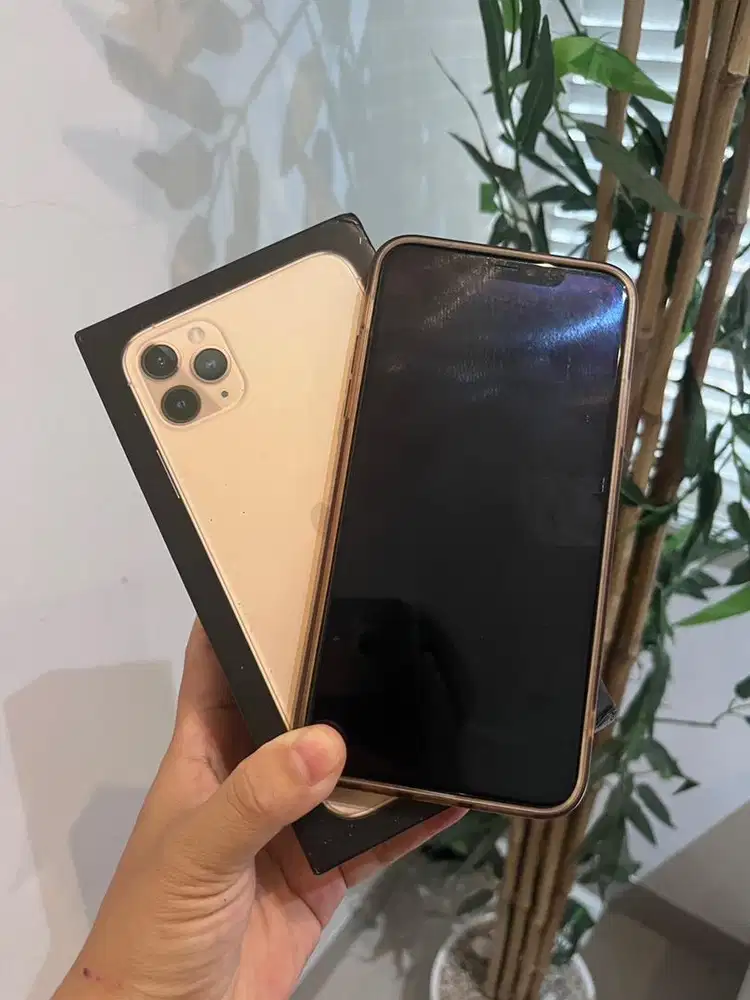 JUAL IPHONE 11 Pro Max 64Gb Gold