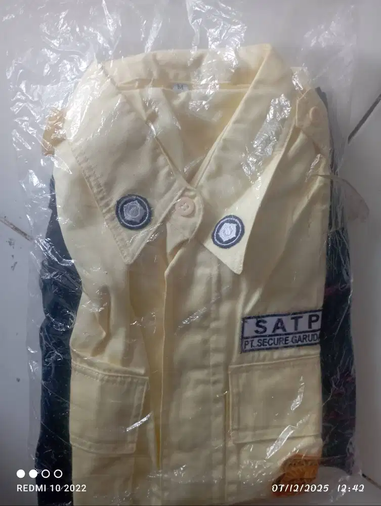 Di jual satu stel seragam pdl satpam..