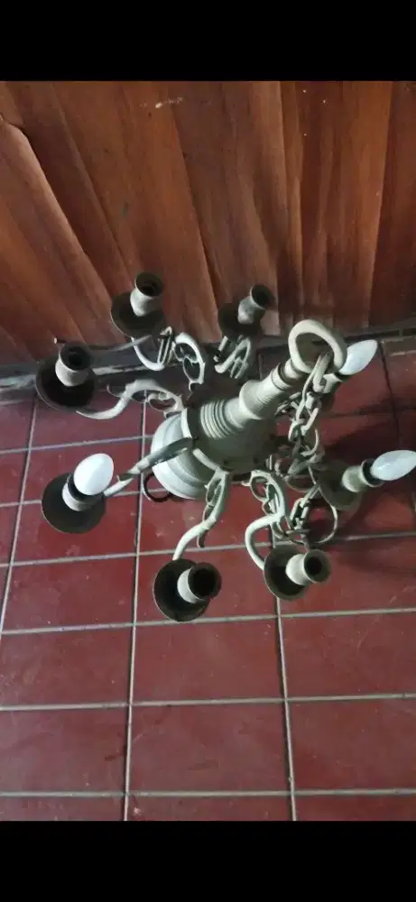 Garage sale barang bekas