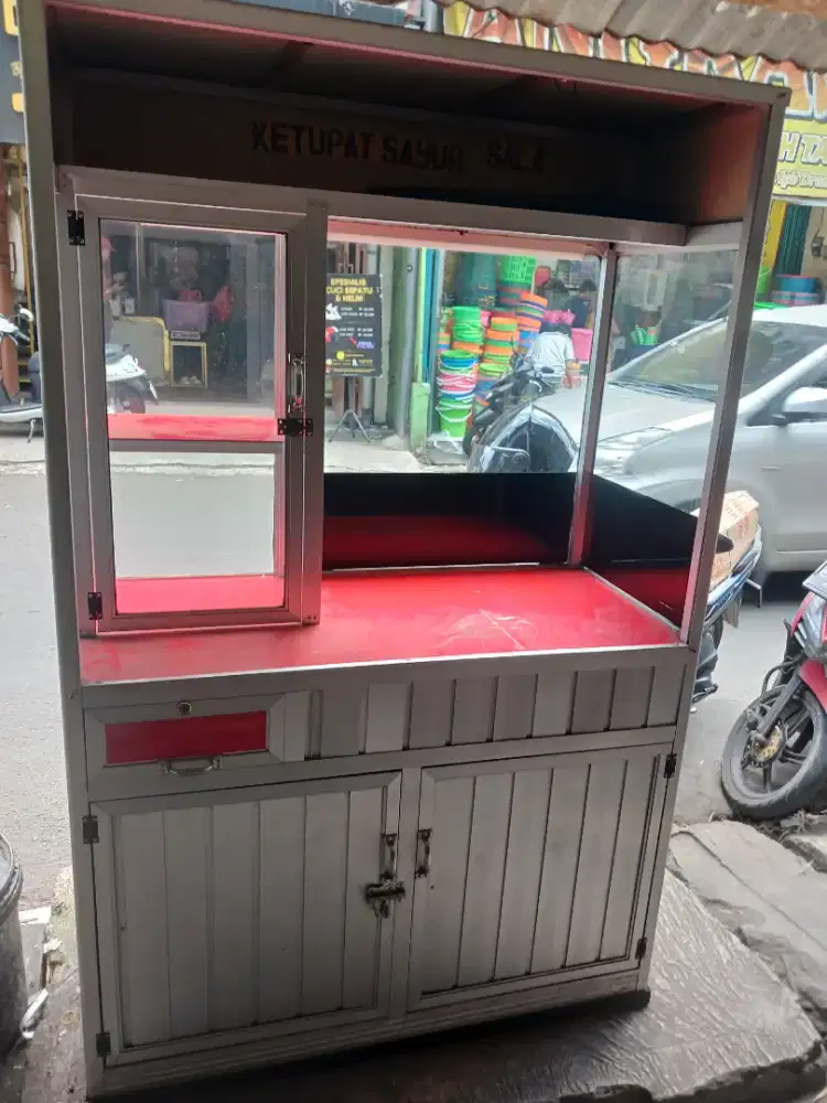 Etalase Bekas 120 cm