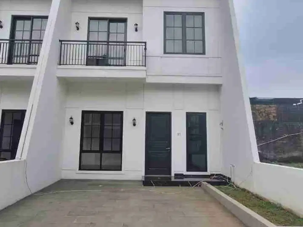 RUMAH READY 1,350 M FREE KITCHEN SET LOKASI DI PINGGIR JALAN RAYA