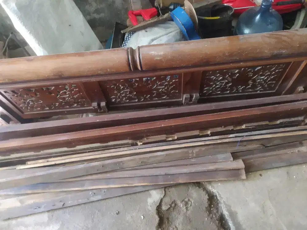 Tempat tidur Jepara jati