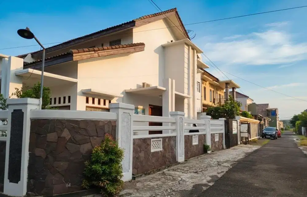 DIJUAL RUMAH 2 TINGKAT AMAN & NYAMAN DI KAYU MANIS WAYHALIM B. LAMPUNG
