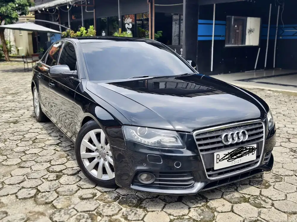 Audi A4 2011 Bensin