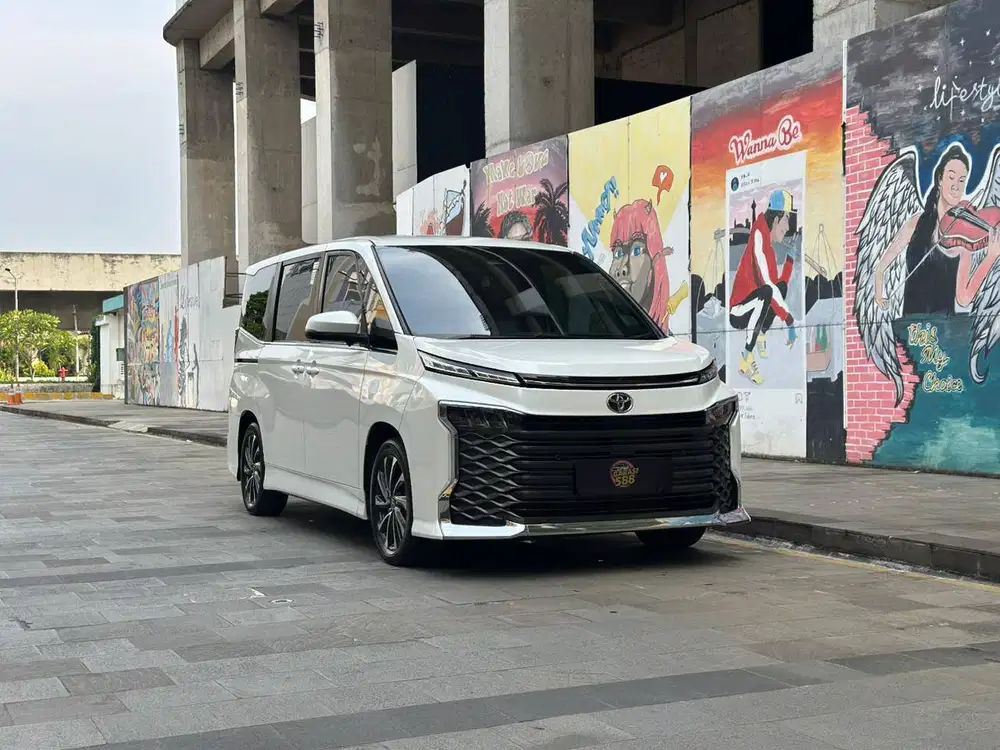 MURAHH !!! TOYOTA VOXY 2.0 CVT TSS AT