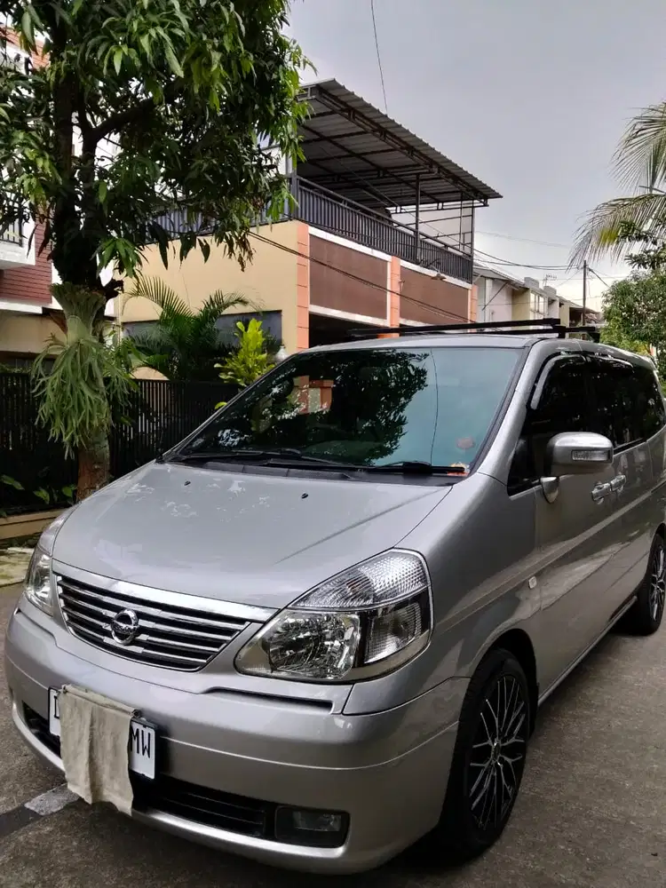 Nissan Serena 2010 Bensin